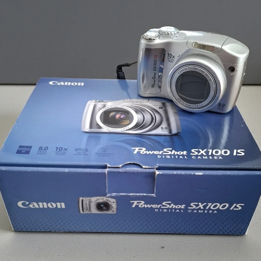 Canon PowerShot SX100 IS Digital Camera Silver Finish Original Box And + - Picture 2 of 16